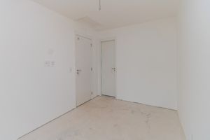 Image 16 - 919575