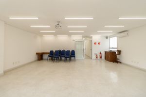 Image 23 - 919580