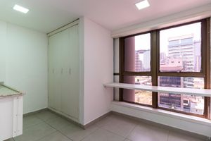 Image 11 - 919581