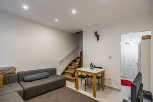 Image 9 - 919593