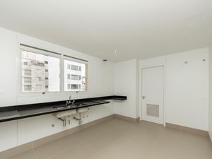Image 22 - 919604