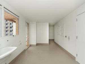 Image 29 - 919604