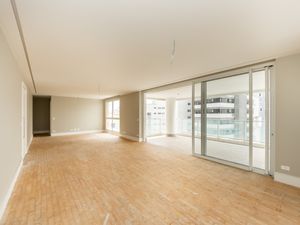 Image 34 - 919604