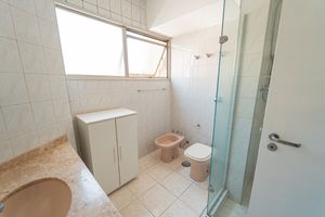 Image 19 - 919608
