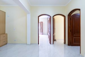 Image 31 - 919613