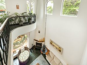 Image 15 - 919614