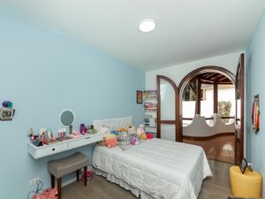 Image 32 - 919614