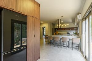 Image 12 - 919629