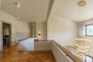 Image 26 - 919629
