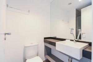 Image 13 - 919640