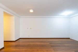 Image 7 - 919642