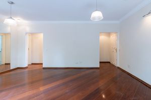 Image 6 - 919662