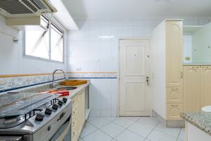Image 13 - 919662