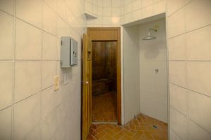 Image 23 - 919663