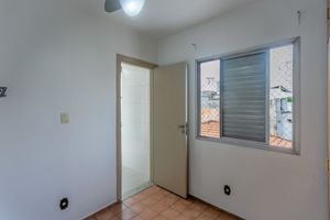 Image 21 - 919666