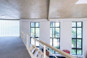 Image 13 - 919668