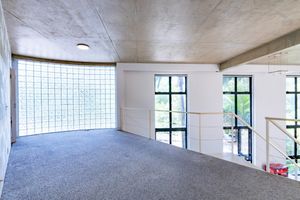Image 15 - 919668