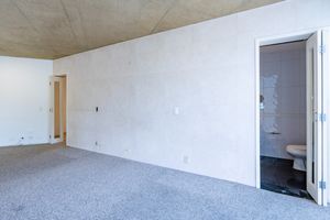 Image 18 - 919668