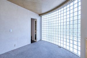 Image 19 - 919668
