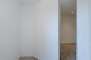 Image 26 - 919668