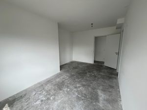Image 12 - 919676
