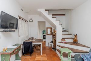 Image 23 - 919679