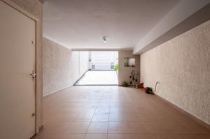 Image 4 - 919682
