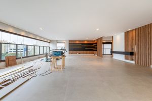 Image 1 - 919684