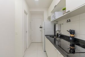 Image 12 - 919702