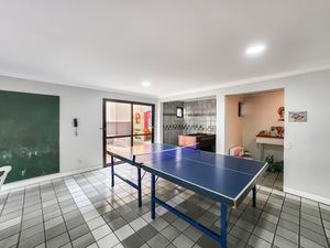 Image 35 - 919706