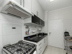Image 25 - 919706
