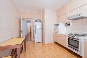 Image 12 - 919719