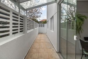 Image 18 - 919722