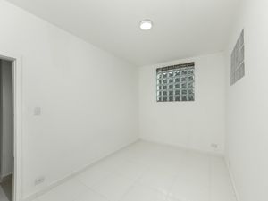 Image 19 - 919726