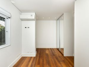 Image 23 - 919727