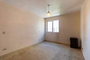 Image 19 - 919735