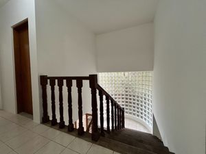 Image 33 - 919743