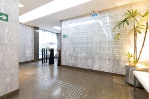 Image 3 - 919744