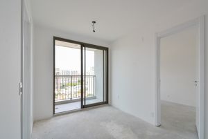 Image 1 - 919785