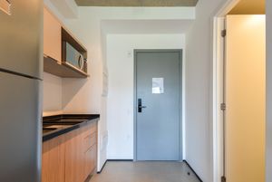 Image 12 - 919805