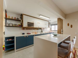 Image 2 - 919806
