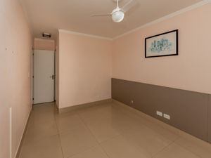 Image 14 - 919811