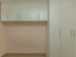 Image 24 - 919811