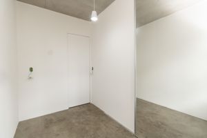 Image 17 - 919813