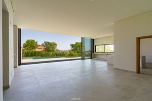 Image 4 - 919822