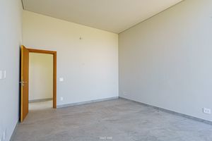 Image 33 - 919822