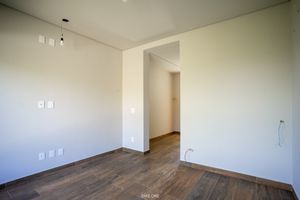 Image 42 - 919822