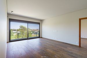 Image 61 - 919822