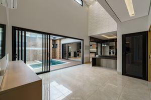 Image 11 - 919823