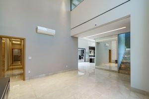 Image 19 - 919823